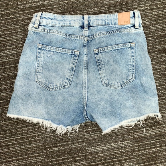 High waisted shorts - Picture 3 of 3